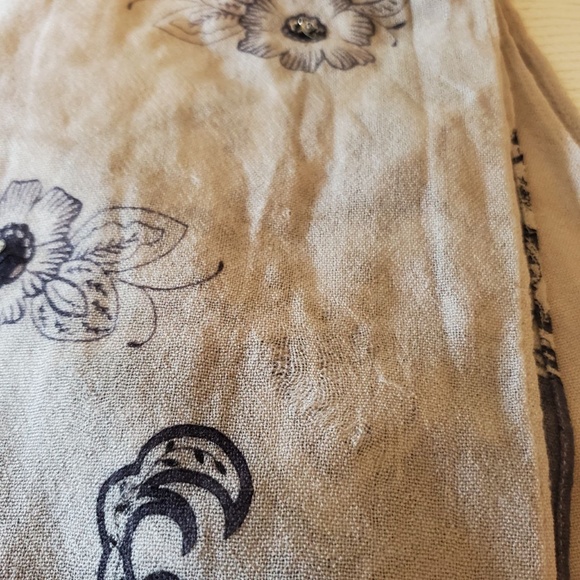 Grey Scarf with Paisley Graphics and Flower Print Graphics - Picture 3 of 6